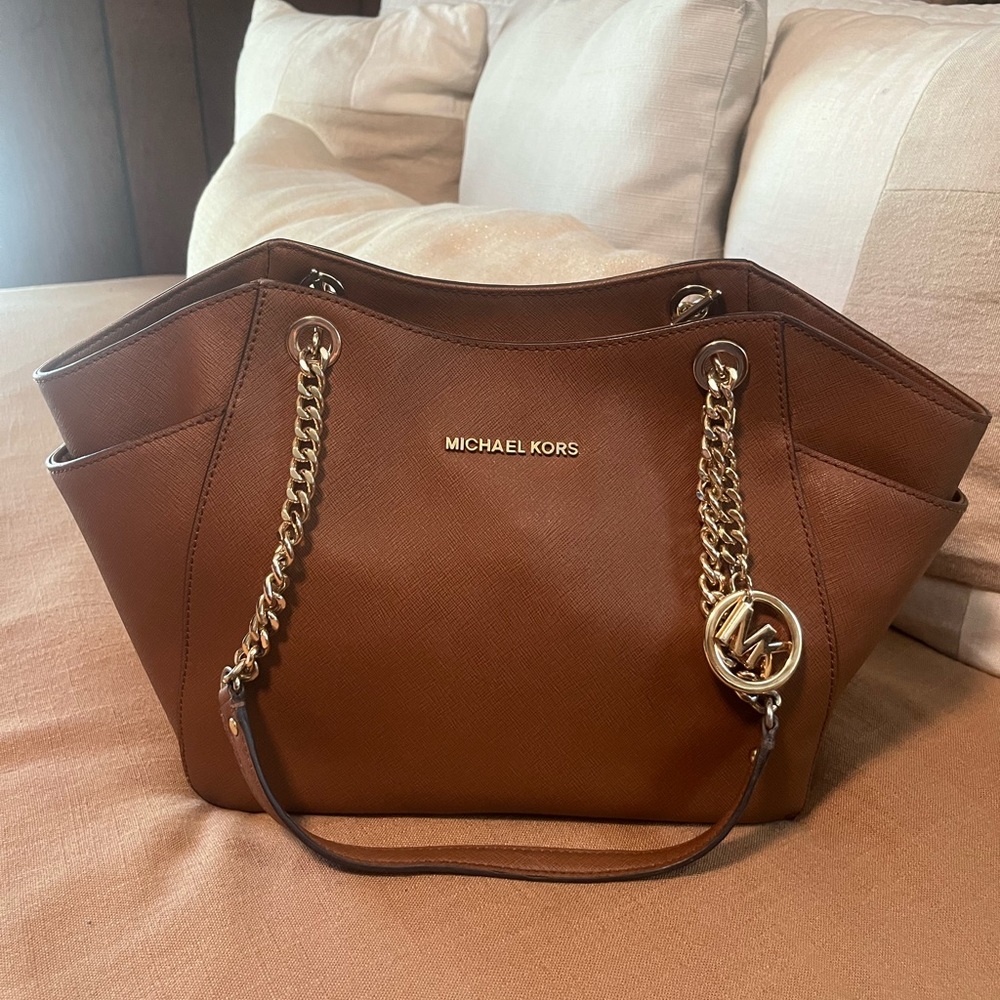 Michael Kors Jet Set Travel Leather chain Shoulder Bag
